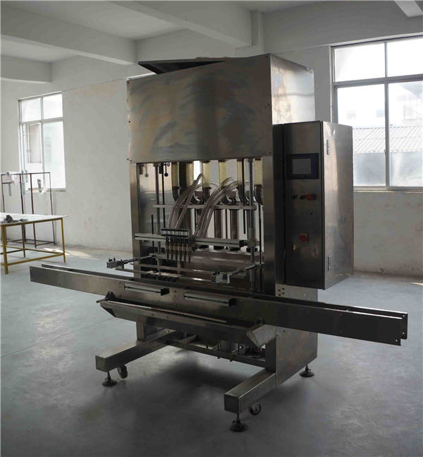 Stroj za polnjenje eteričnega olja