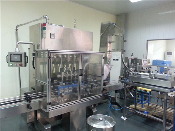 6-glavo avtomatski stroj za polnjenje motornega olja